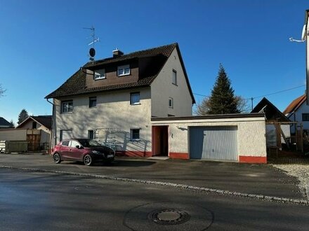 Freistehendes Zweifamilienhaus in zentraler Lage von Haidgau