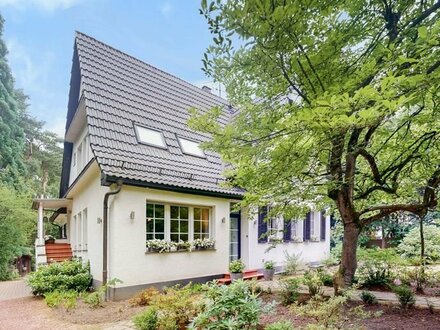 Ein-/Zweifamilienhaus, ca. 244 m², mit Garten, Terrasse und Doppelgarage in Mülheim-Broich