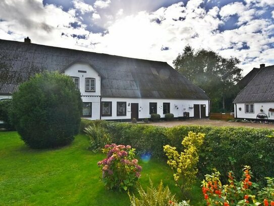 Großes 2-Familienhaus mit Ausbaureserve bei Husum/Nordsee in Oster-Ohrstedt