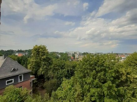 Toller Blick! Zentrumsnah - großzüge, helle 3- Raum DG Wohnung