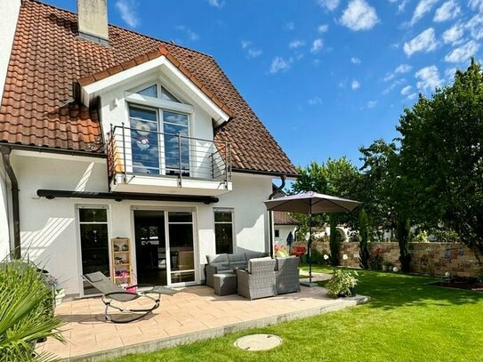 Modernes Traumhaus mit Gartenparadies im Herzen von Bad Krozingen