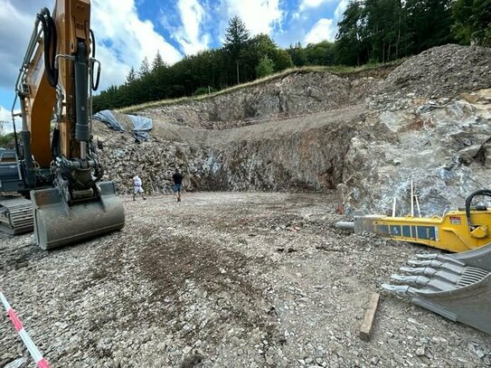 Baugrundstück mit Baugenehmigung nach Aushub