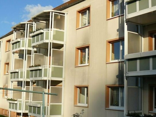 3-Raum-Wohnung mit Balkon und Tageslicht Bad