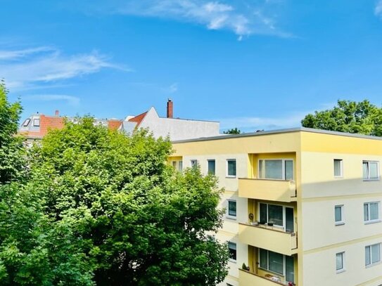 Rückzugsort im bürgerlichen und durchgrünten Steglitz – Wohnung mit Balkon, Grünblick und Aufzug zw.i Steglitzer Damm u…