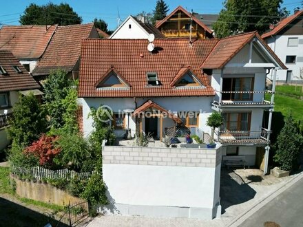 Freistehendes Einfamilienhaus mit sonniger Terrasse und geräumiger Garage in Steinbach am Glan