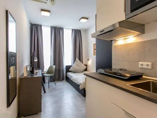 Kaltmiete zzgl. Nebenkosten, for rent at Taunusstraße 00 HH 2.OGli , Bahnhofsviertel , Frankfurt am Main (60329)