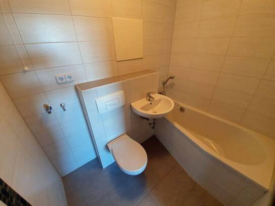 Kaltmiete zzgl. Nebenkosten, for rent at Progreßweg 27 , Eckersbach , Zwickau (08066)