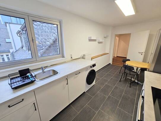Kaltmiete zzgl. Nebenkosten, for rent at Taunusstraße 00 HH 4. OG re , Bahnhofsviertel , Frankfurt am Main (60329)
