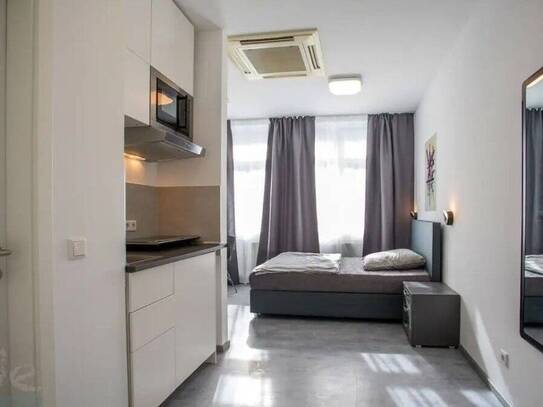 Kaltmiete zzgl. Nebenkosten, for rent at Taunusstraße 00 HH 2.OGli , Bahnhofsviertel , Frankfurt am Main (60329)