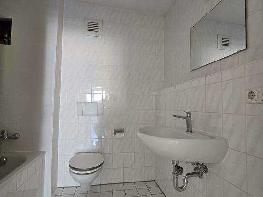 Kaltmiete zzgl. Nebenkosten, for rent at Ermelstr. 17 , Striesen-Ost , Dresden (01277)