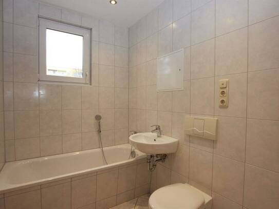 Kaltmiete zzgl. Nebenkosten, for rent at Lärchenstraße 11 , Lusan , Gera (07549)