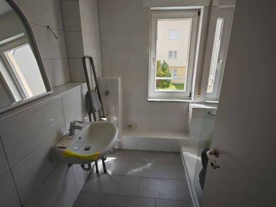 Nettokaltmiete exkl. Betriebskosten, for rent at Am Osthang 16 , Burghausen-Rückmarsdorf , Leipzig (04178)