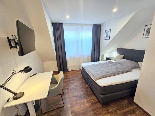 Kaltmiete zzgl. Nebenkosten, for rent at Taunusstraße 00 HH 4. OG re , Bahnhofsviertel , Frankfurt am Main (60329)
