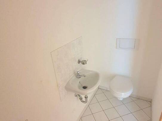 Nettokaltmiete exkl. Betriebskosten, for rent at Glösaer Straße 10 , Ebersdorf 141 , Chemnitz (09131)