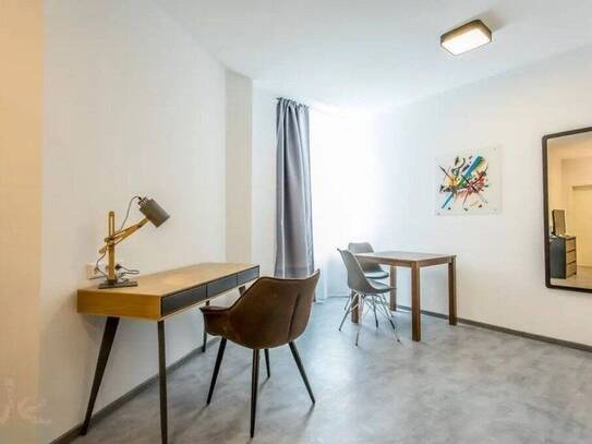 Kaltmiete zzgl. Nebenkosten, for rent at Taunusstraße 00 HH 2.OGre , Bahnhofsviertel , Frankfurt am Main (60329)