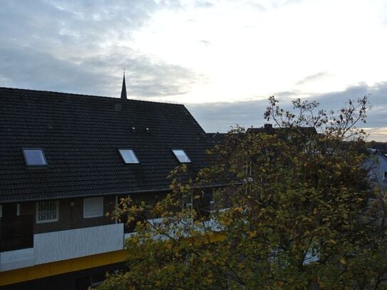 Helle Dachgeschosswohnung mit Balkon, ca. 62,41 m² in Dortmund-Marten zu vermieten!