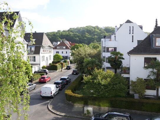 Düsseldorf-Grafenberg: 4-Zimmer-Wohnung mit Einbauküche und Balkon in bevorzugter Lage!