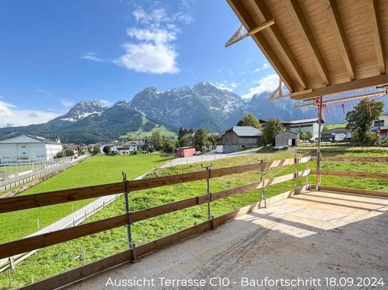 Am Fischbach C10: Exklusive Dachgeschosswohnung mit traumhafter Aussicht und top Ausstattung