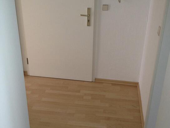 Magdeburg-Nachmieter gesucht preiswerte helle 2-R-Wohnung.in MD-Sudenburg ca.48m² mit BLK.zu vermieten.