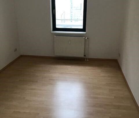 Magdeburg-Schöne preiswerte 3-R-Wohnung in MD-Sudenburg san.Altbau im 2.OG. ca.82m²mit Balkon !