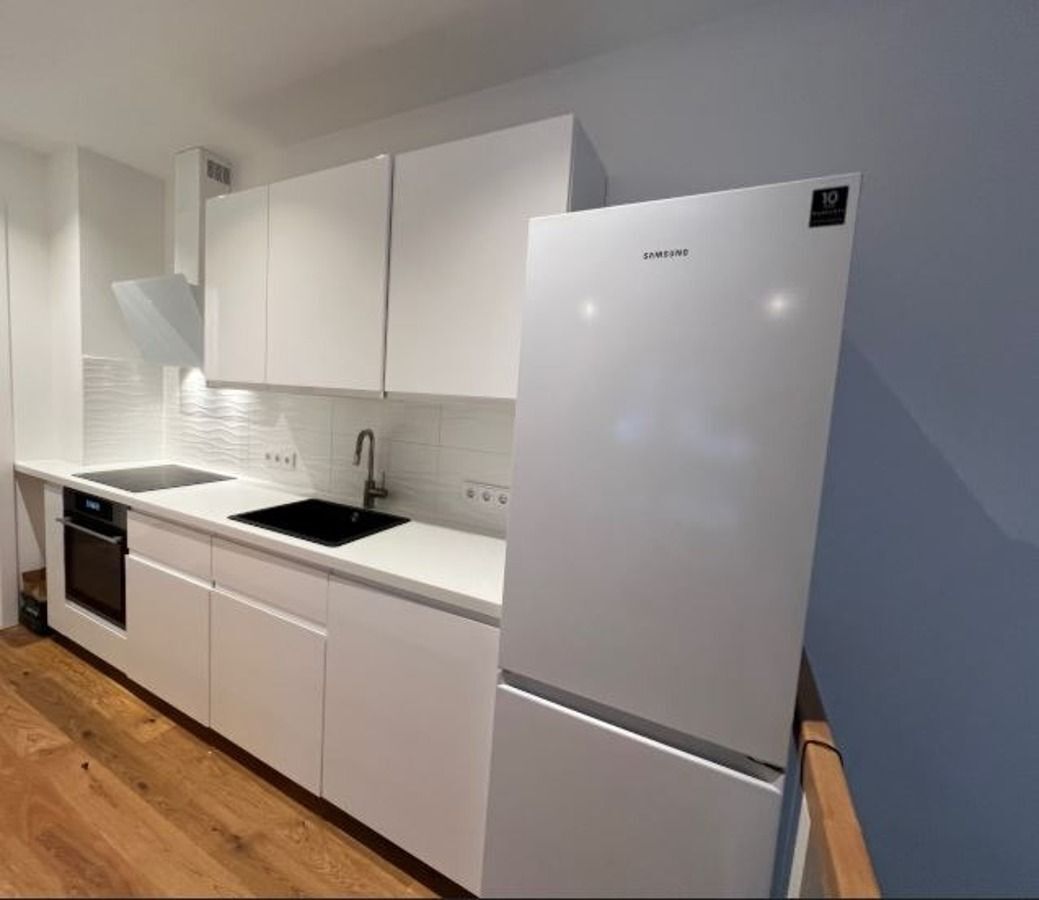 2 Zimmer-Wohnung mit Einbauküche und Balkon in Jenfeld