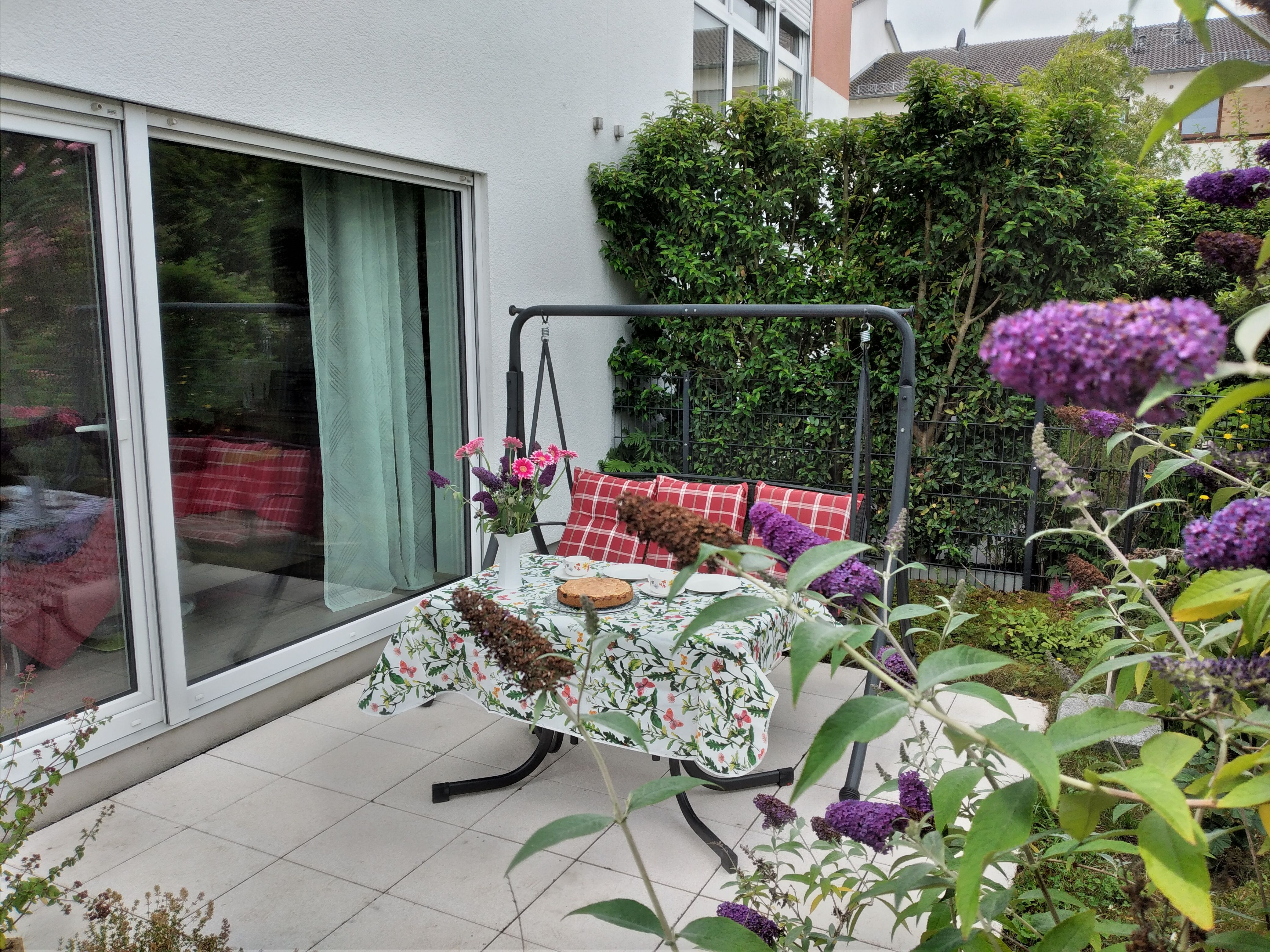                                                               Modernes Einfamilienhaus mit Balkon und Garten, m&ouml;bliert zu vermietenPerfektes&hellip;                                                       in Unterliederbach (Frankfurt am Main)