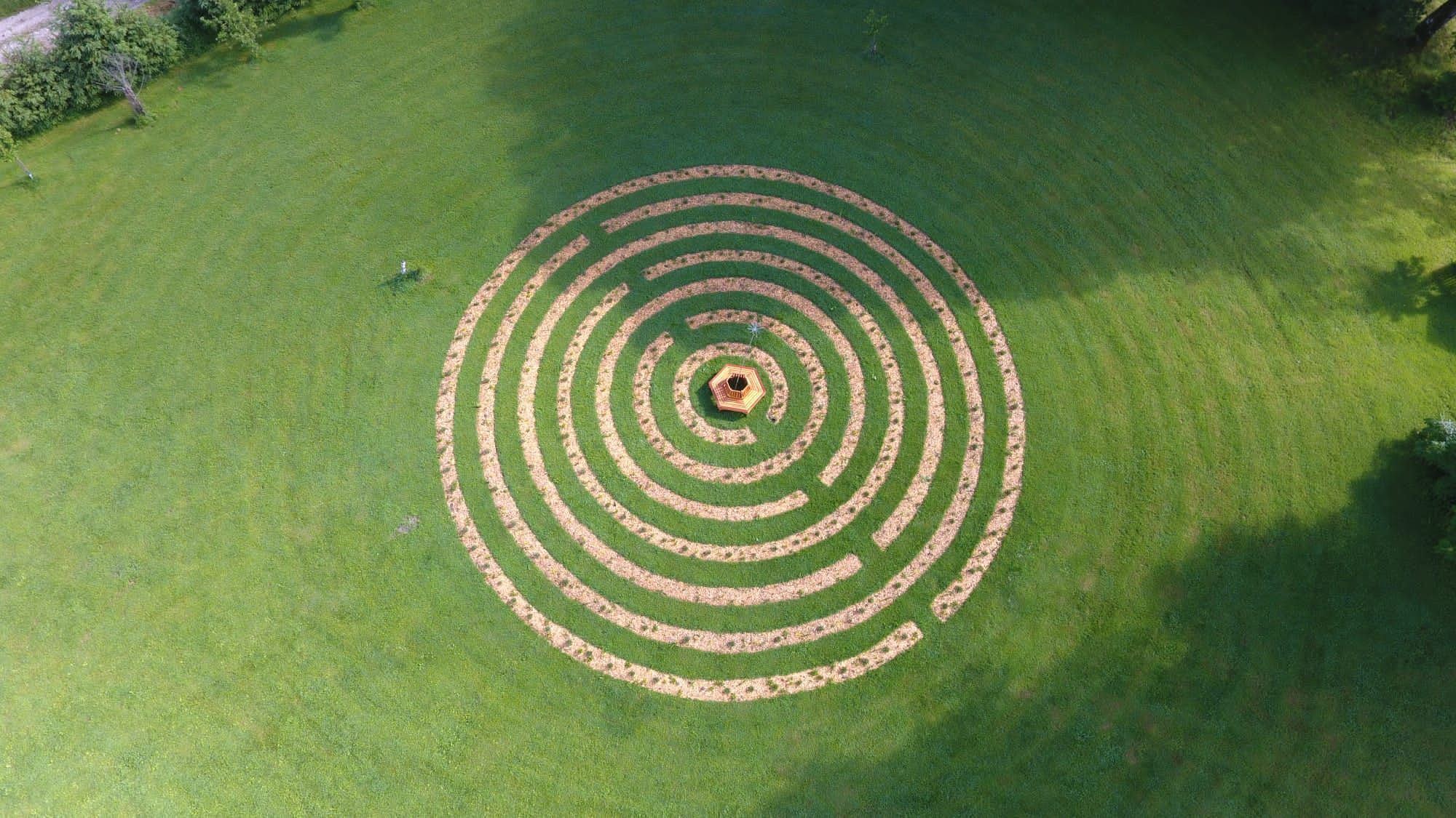                                                               H&uuml;bsch m&ouml;bliertes Apartment auf altem Klostergut Rechetsberg                                                       in Oberhausen (Augsburg)