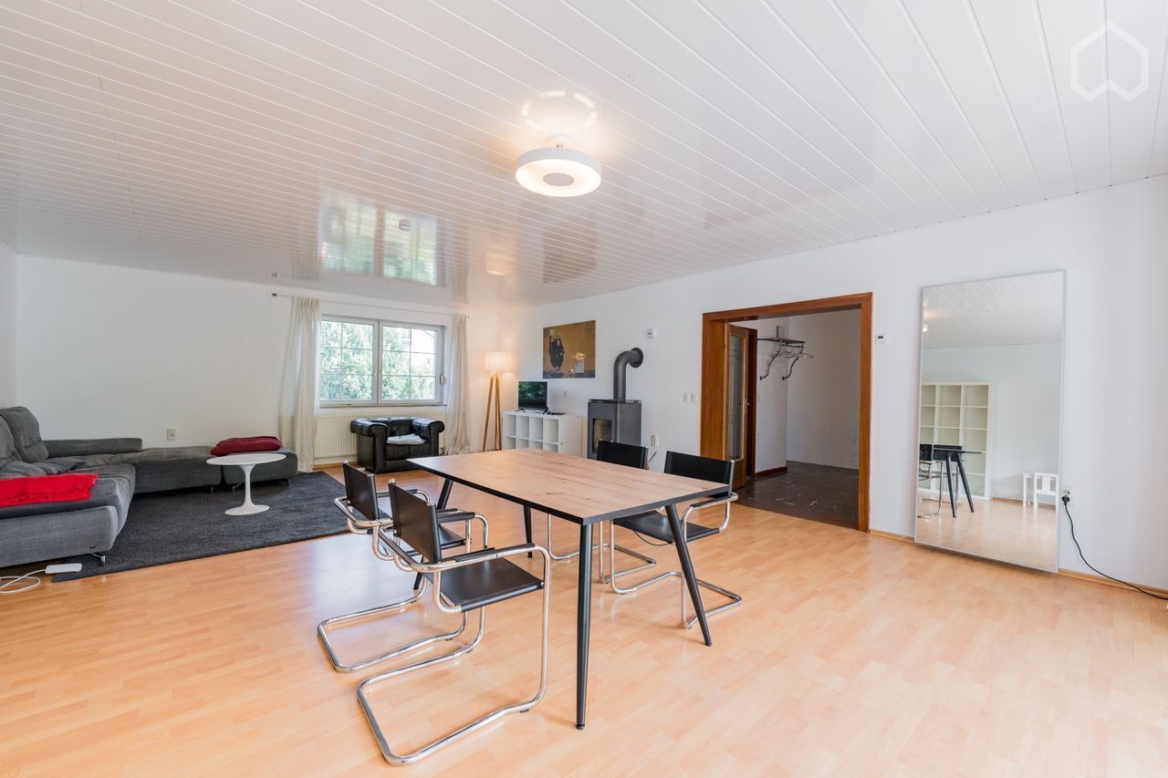 Spacious semi-detached house with a private garden in Berlin Pankow - Niederschoenhausen, Berlin - Amsterdam Apartments for Rent