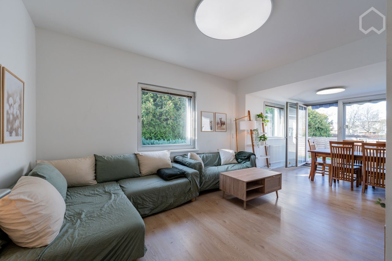 House with garden in Reinickendorf/ Kurt-Schumacher-Platz, Berlin - Amsterdam Apartments for Rent