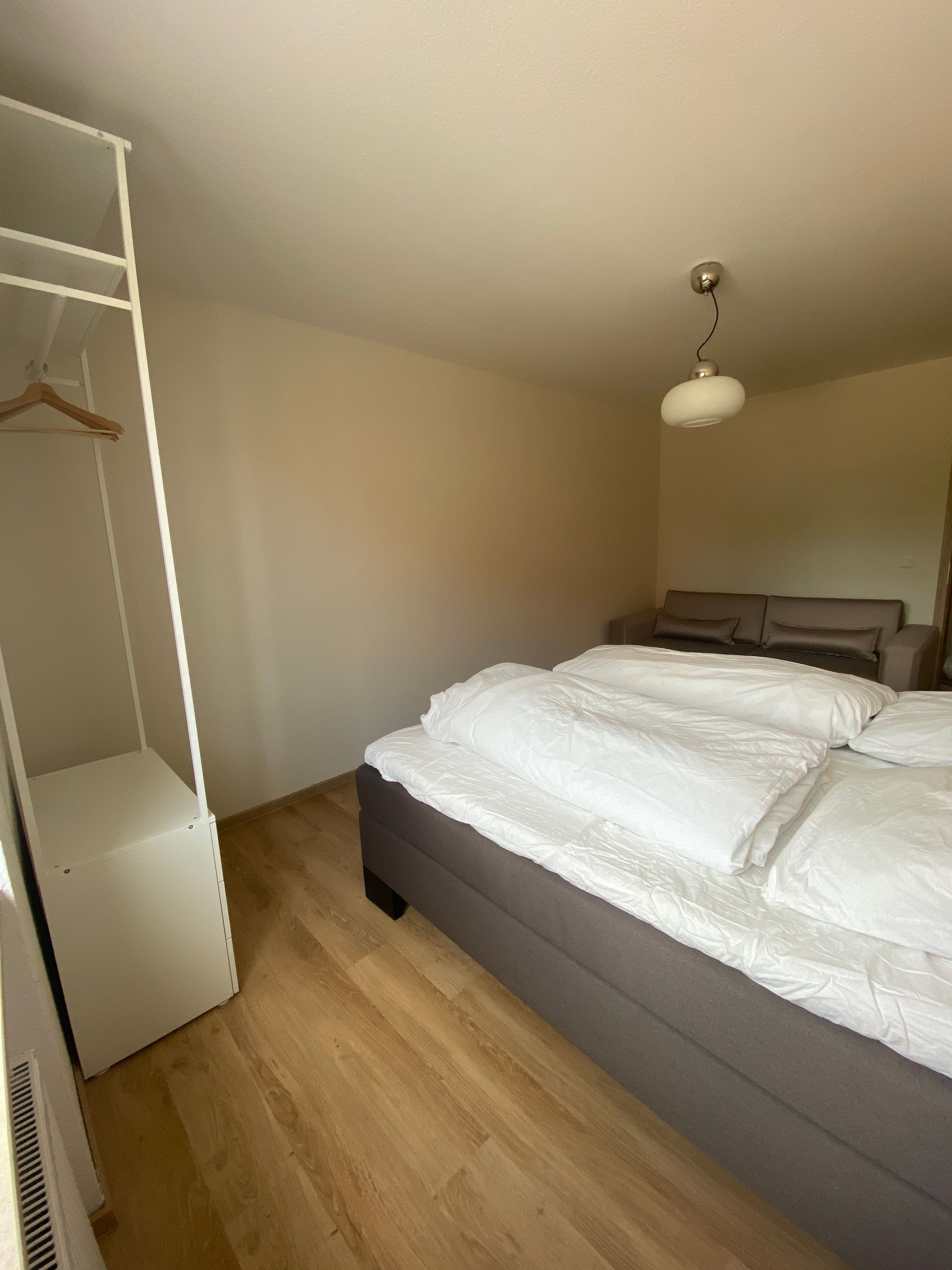                                                               Helle 3-Zimmerwohnung im Erdgeschoss mit WLAN und Stellplatz in Feucht                                                       in Feucht (Nürnberger Land)