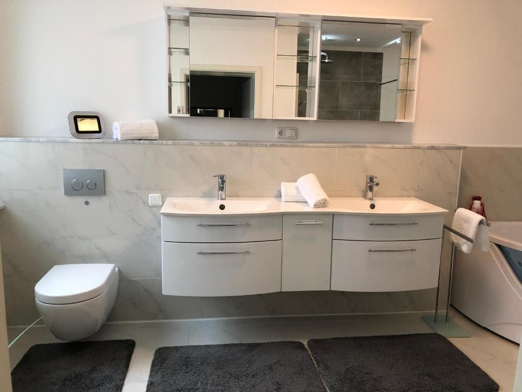                                                               Fantastisches Zuhause im Gr&uuml;nen                                                       in Alsdorf (Aachen)
