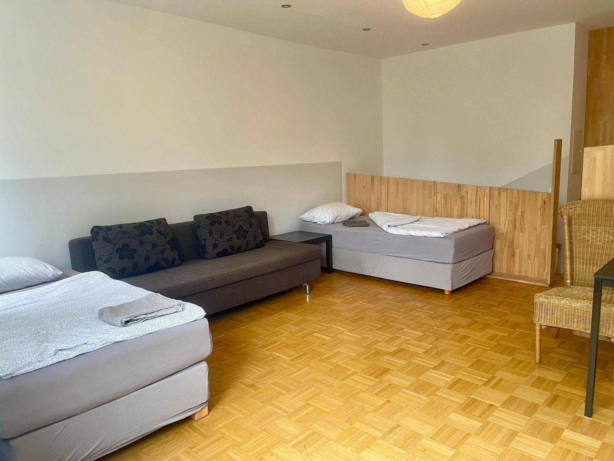                                                               Modernes Studio-Apartment 43 m&sup2; mit privatem Parkplatz &ndash; Voll m&ouml;bliert, Keine K&hellip;                                                       in Oberhausen (Weilheim-Schongau)