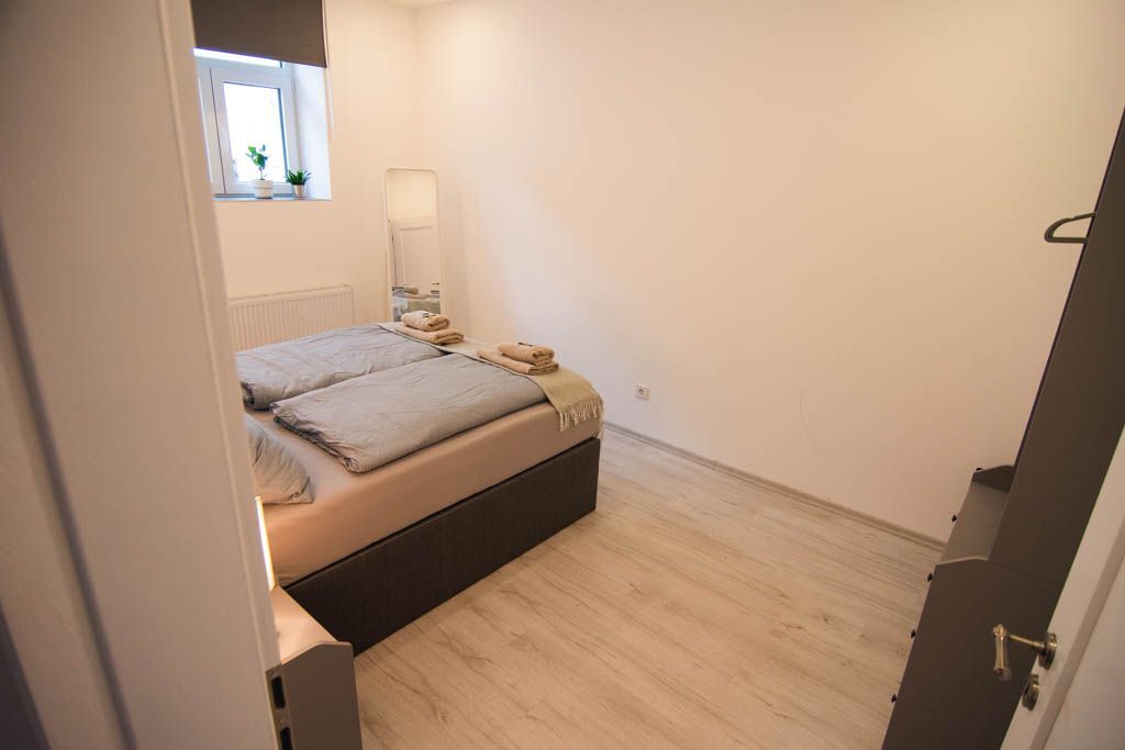                                                               Qonroom App 2 | Ntflx | Kitchen | Comfy Sofa                                                       in Dillenburg (Lahn-Dill-Kreis)