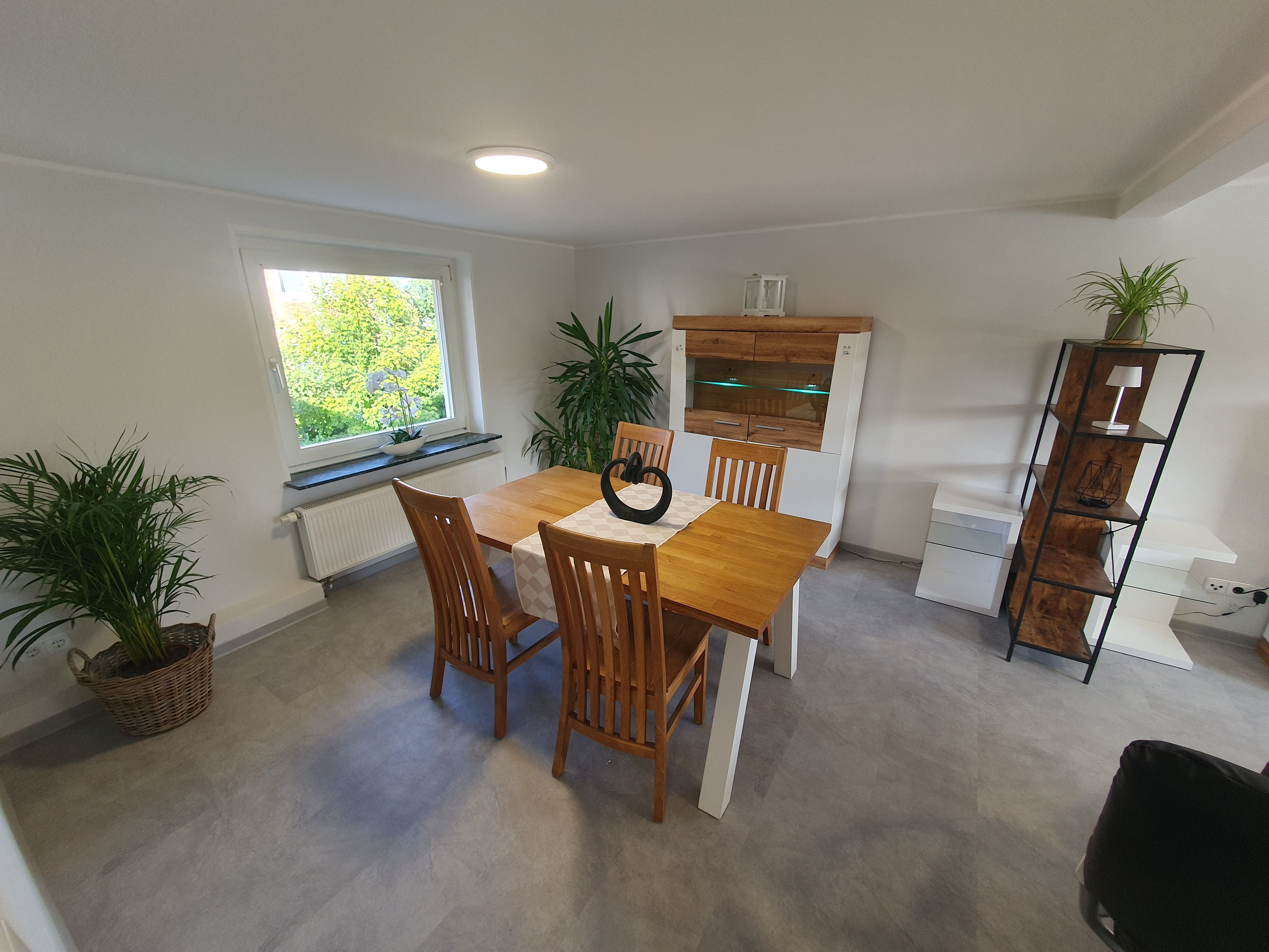                                                               Sch&ouml;ne, ruhige, vollm&ouml;blierte Maisonettewohnung                                                       in Nordshausen (Kassel)