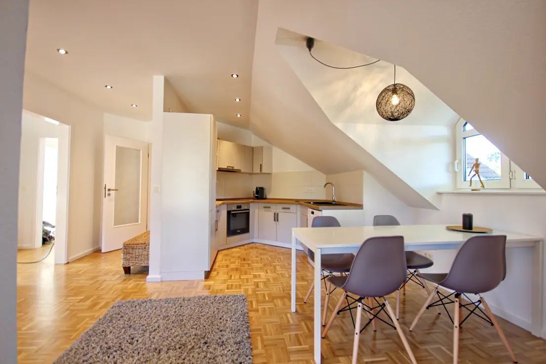                                                               M&ouml;blierte und modernisierte 3-Raum-DG-Wohnung mit Balkon in Babelsberg                                                       in Breitscheid (Lahn-Dill-Kreis)