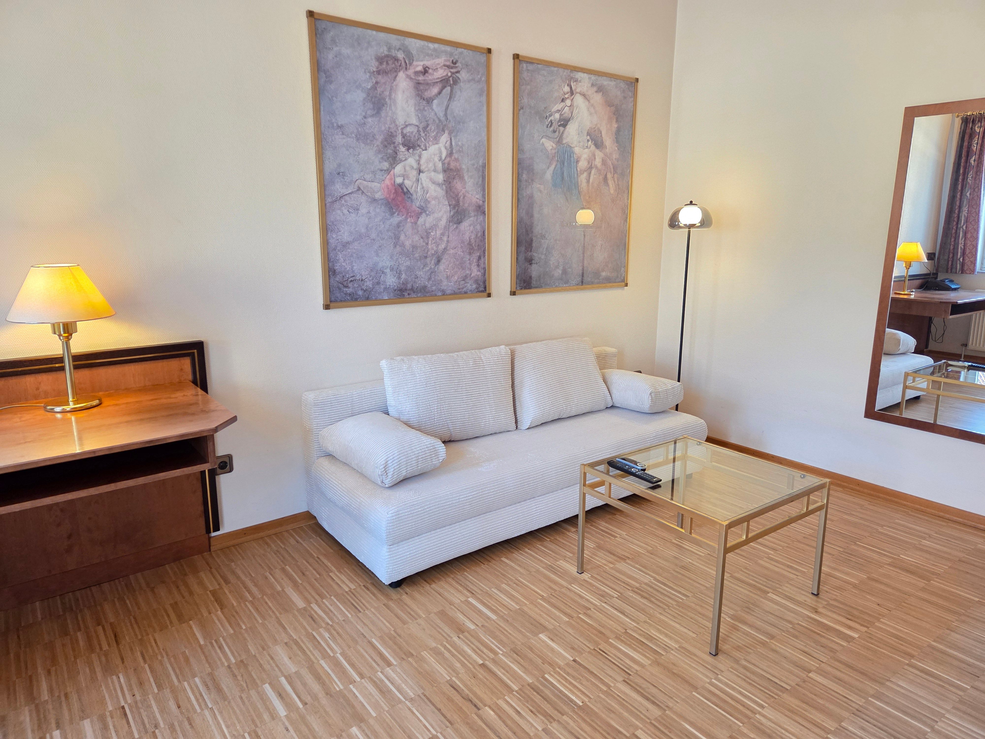                                                               Helle und gro&szlig;artige Wohnung auf Zeit in Kronberg                                                       in Kronberg im Taunus (Hochtaunuskreis)