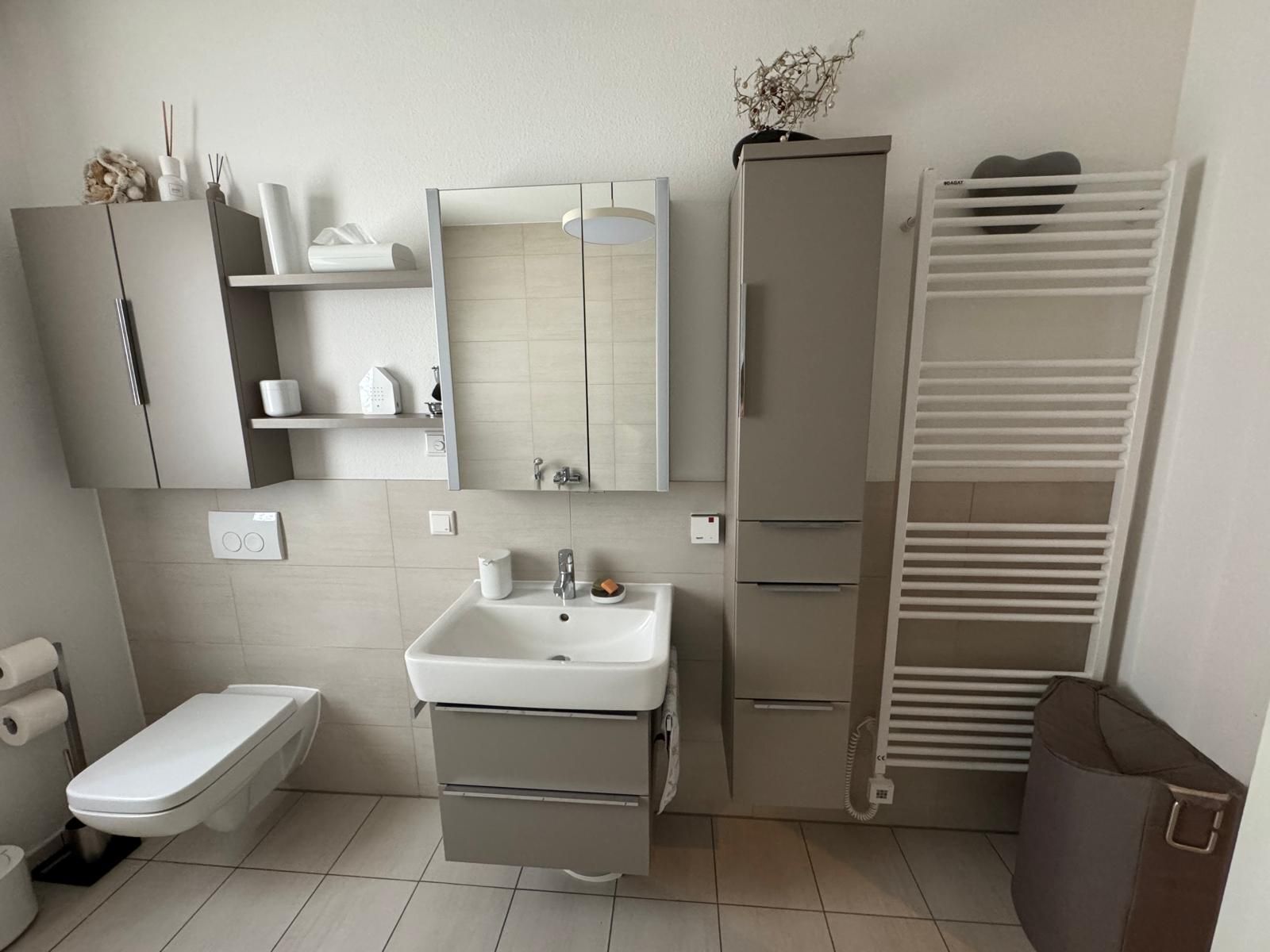                                                               Hochwertige 3-Zimmer-Gartenwohnung mit 2 Stellpl&auml;tzen in bester Lage von Friedb&hellip;                                                       in Friedberg (Aichach-Friedberg)