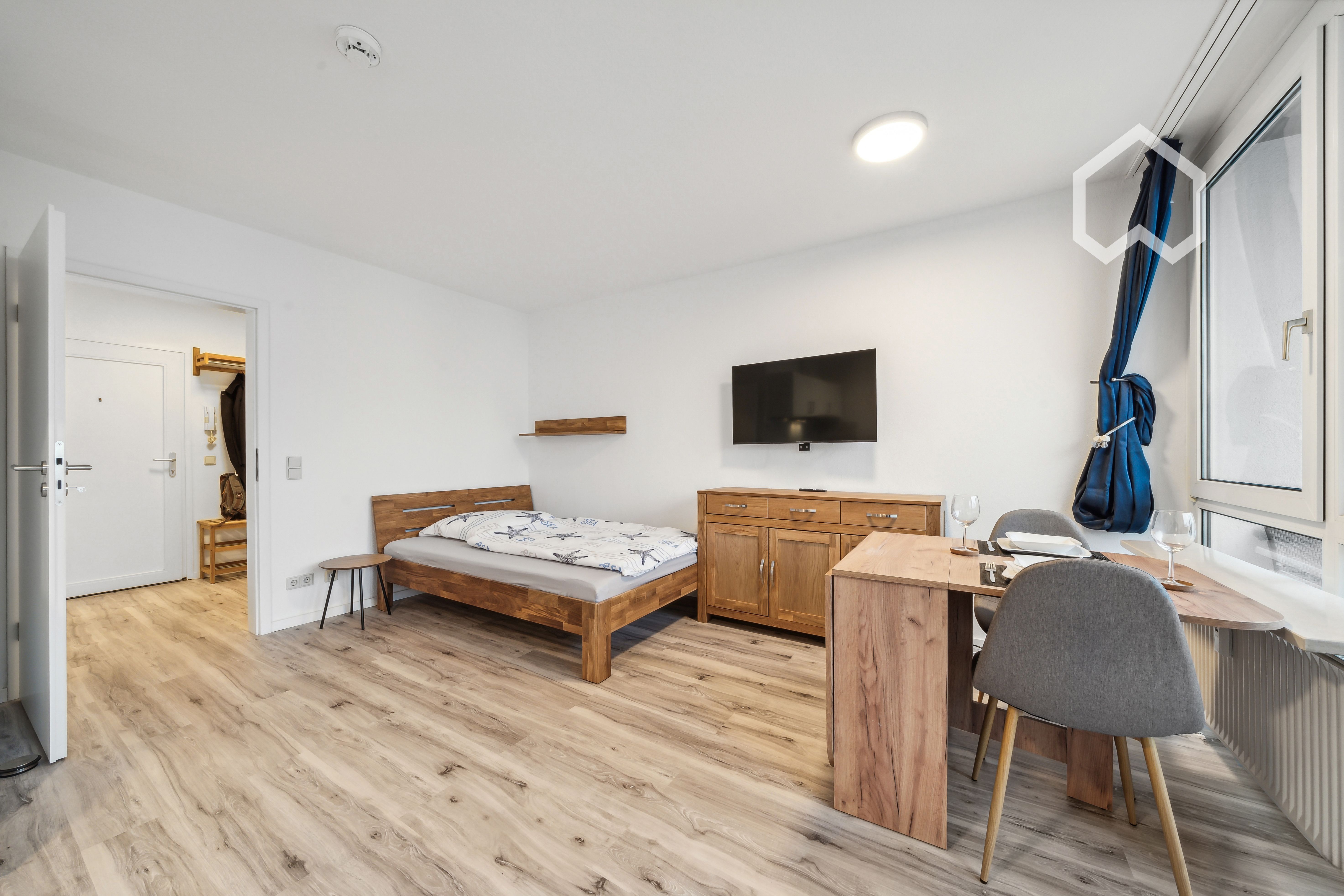                                                               Exklusive, hochwertig m&ouml;blierte 1-Zimmer-Wohnung mit Balkon u. W-LAN                                                       in Gleißhammer (Nürnberg)