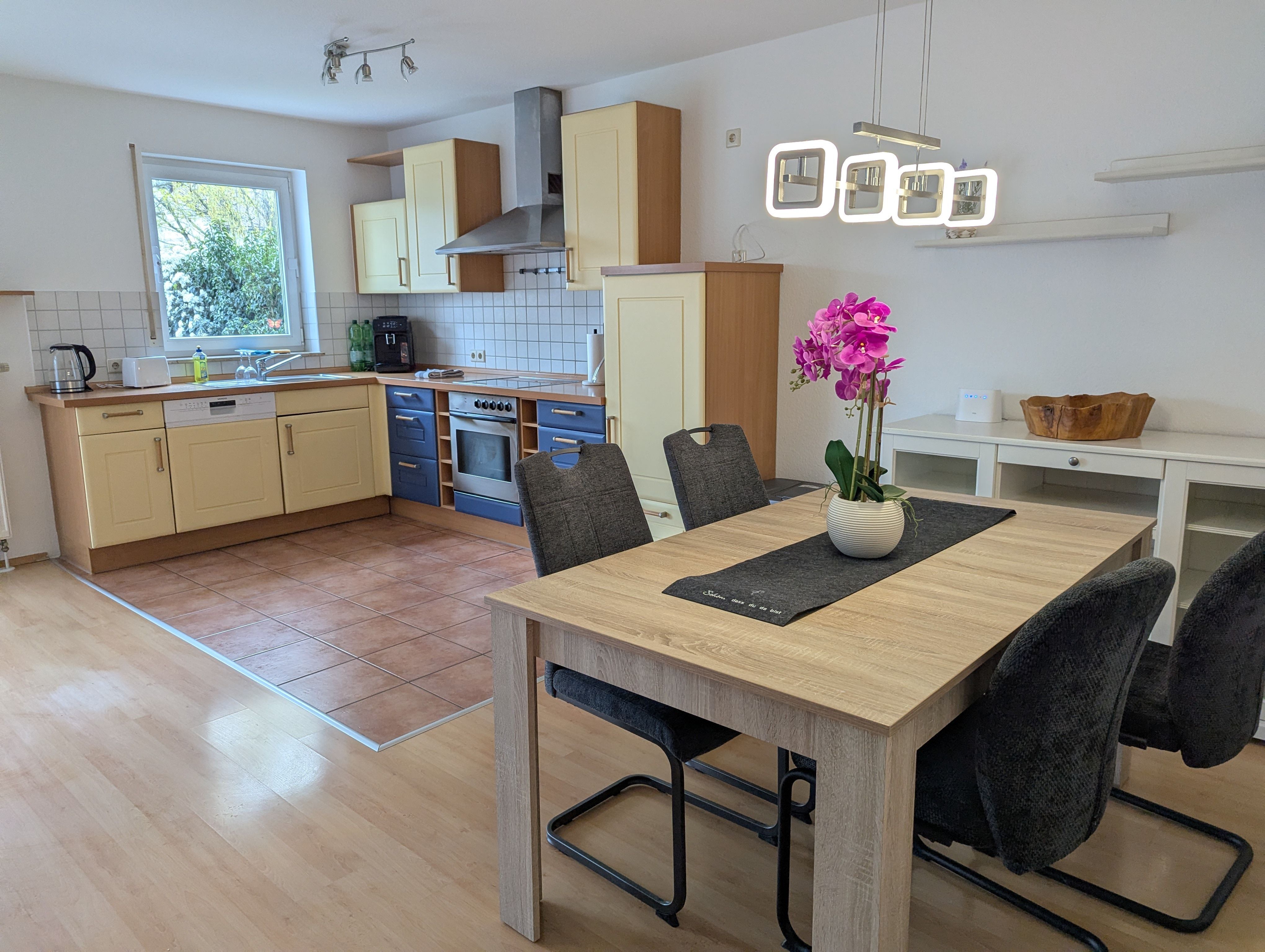                                                               Wundersch&ouml;nes, helles Studio Apartment in Edenkoben                                                       in Peter (Würzburg)