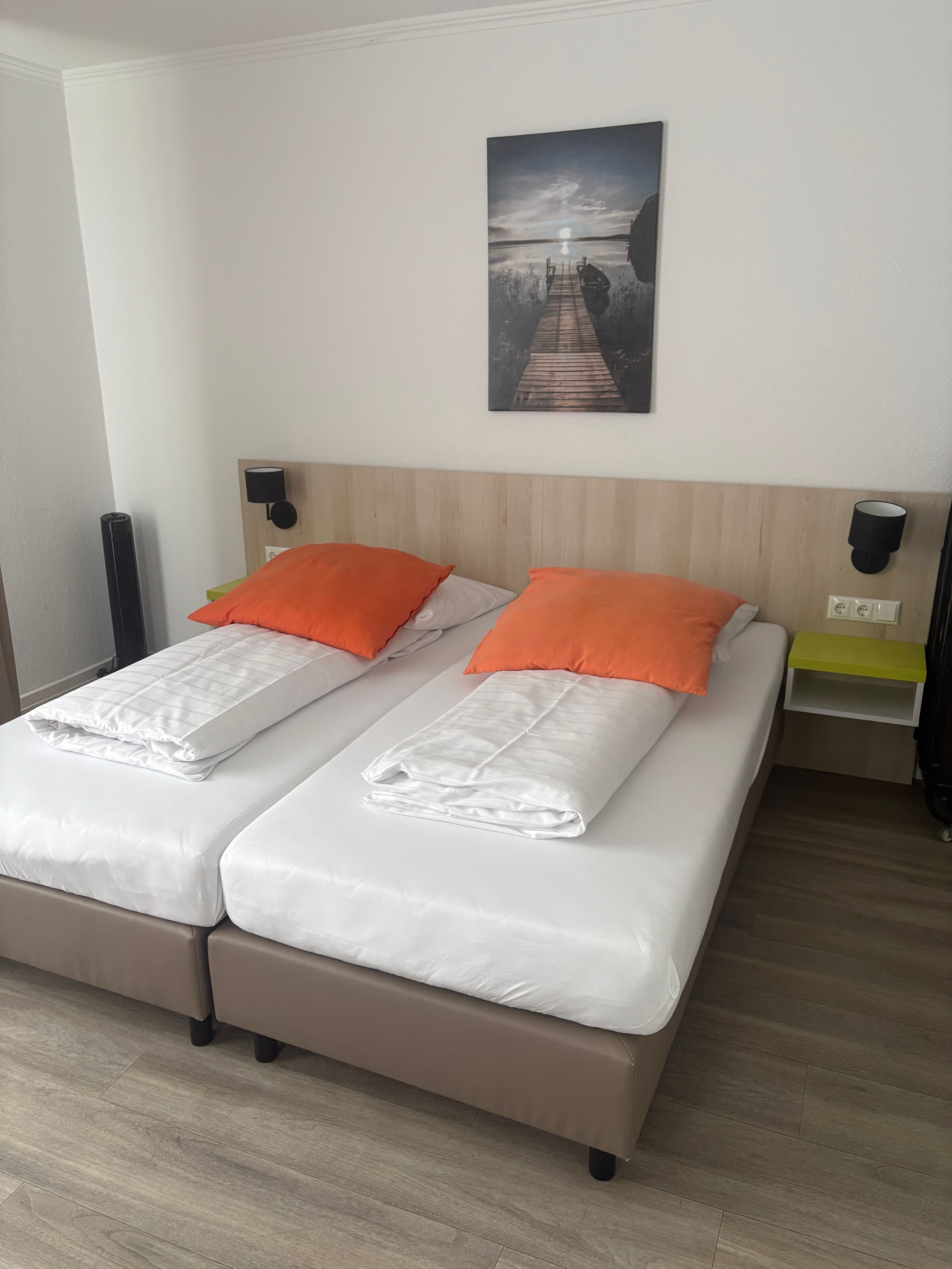 Neat suite in the heart of town, Bremen