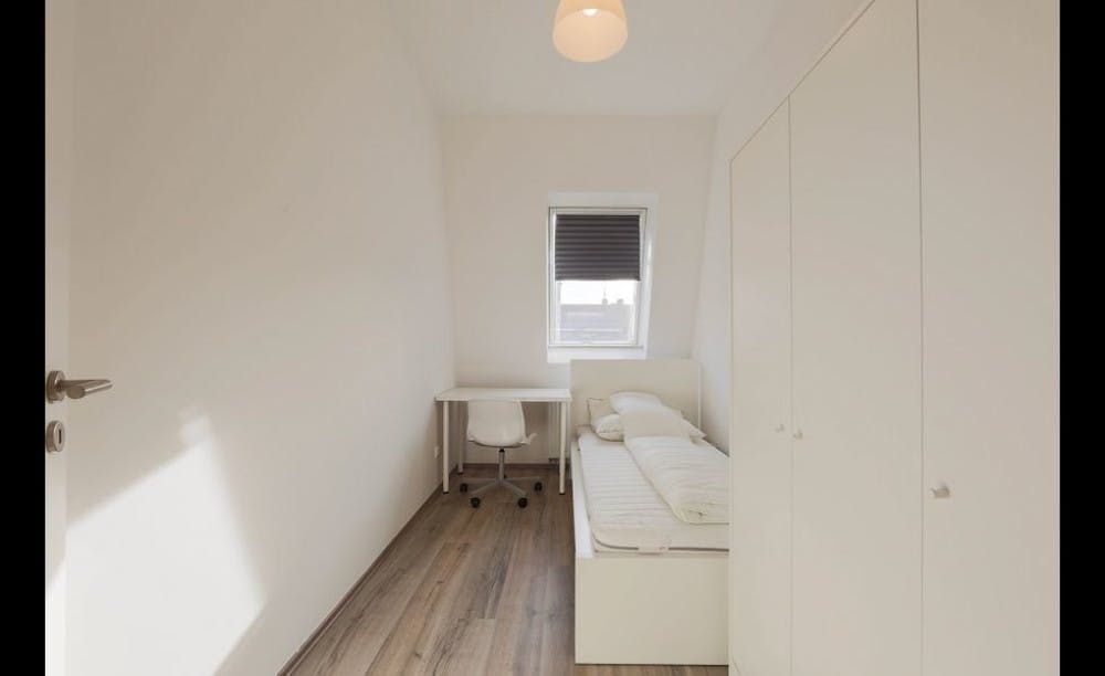                                                               Stilvolle, ruhige WG auf Zeit in beliebtem Viertel                                                       in Damm (Aschaffenburg)