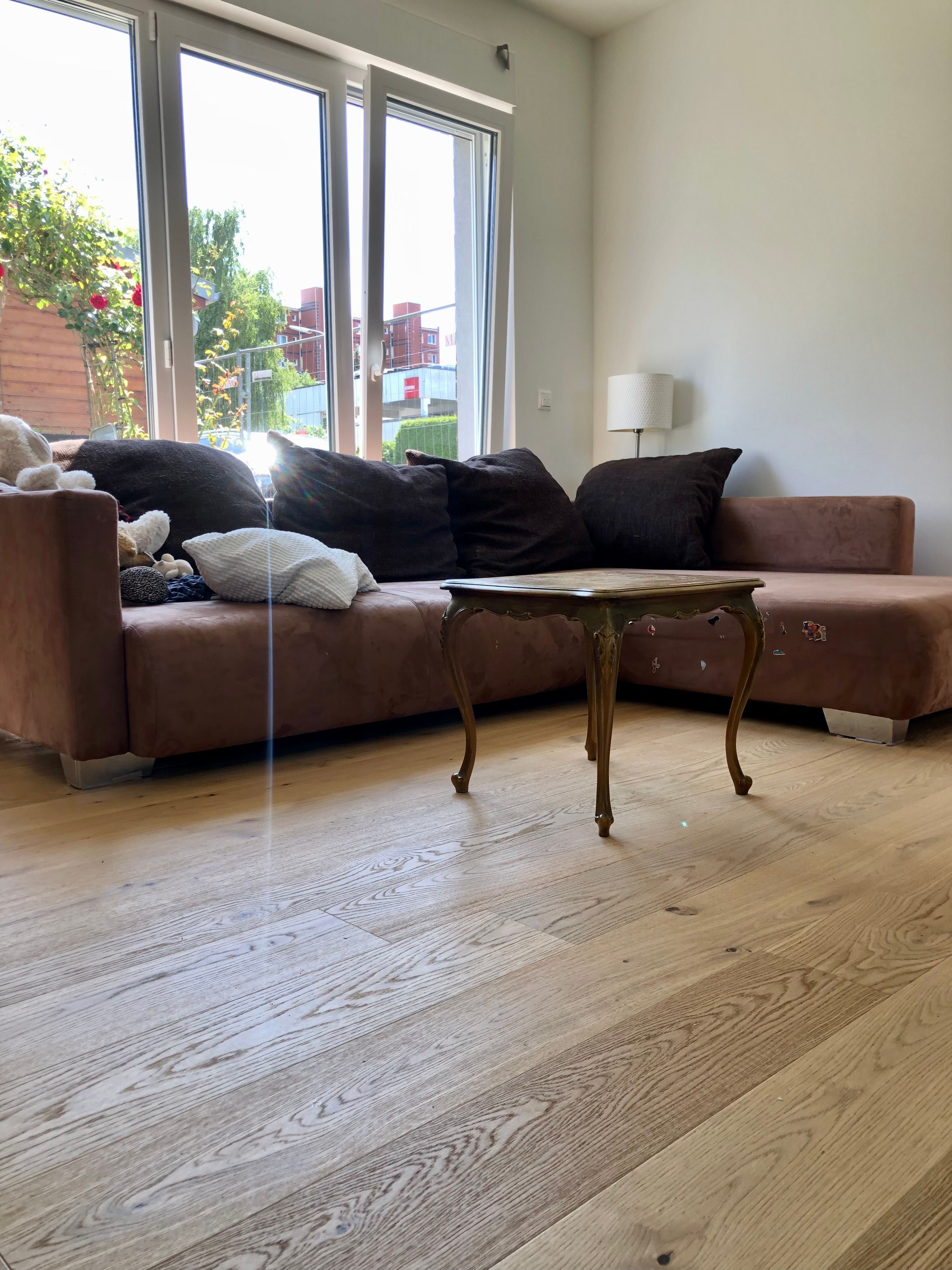 Gorgeous, charming semi-detached House, 8 min to Subway, with garden and parking