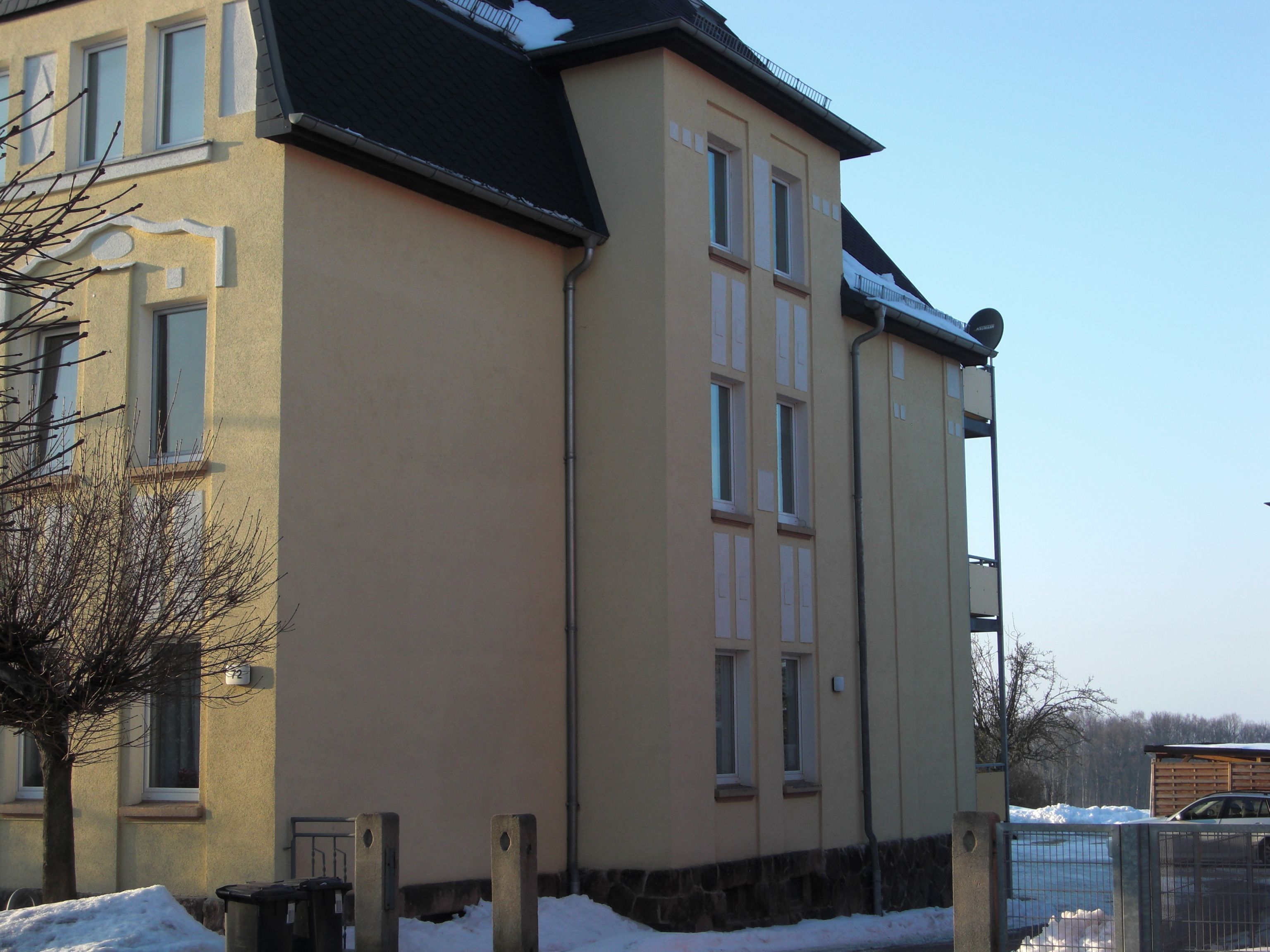                                                               2-Raum-Wohnung Balkon Tageslichtbad Fernblick + Garten + Carport                                                       in Limbach (Schwabach)