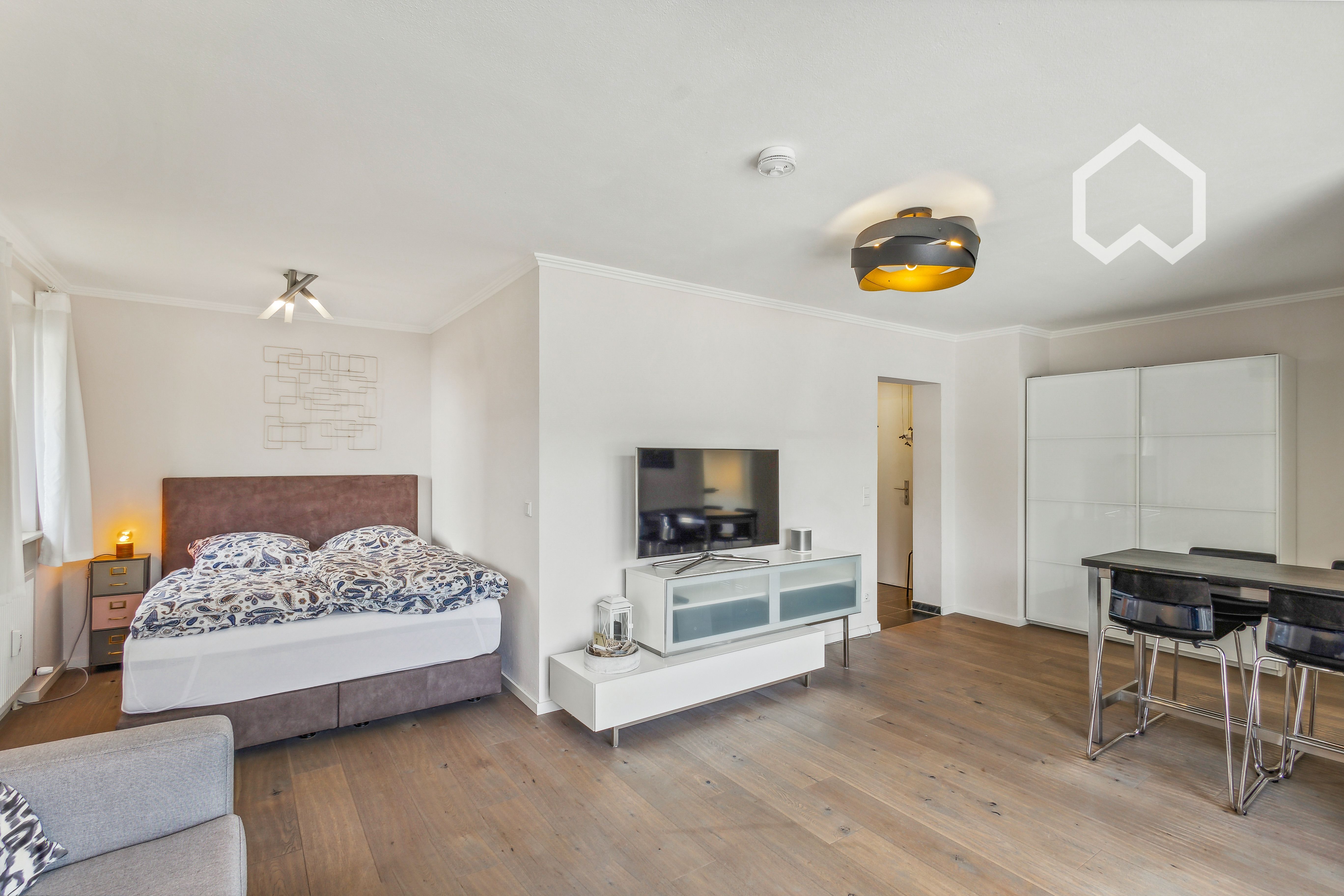                                                               Moderne, sonnige 1,5 Zimmerwohnung in ruhiger Lage, 10 Minuten vom Zentrum entf&hellip;                                                       in Berg (Starnberg)