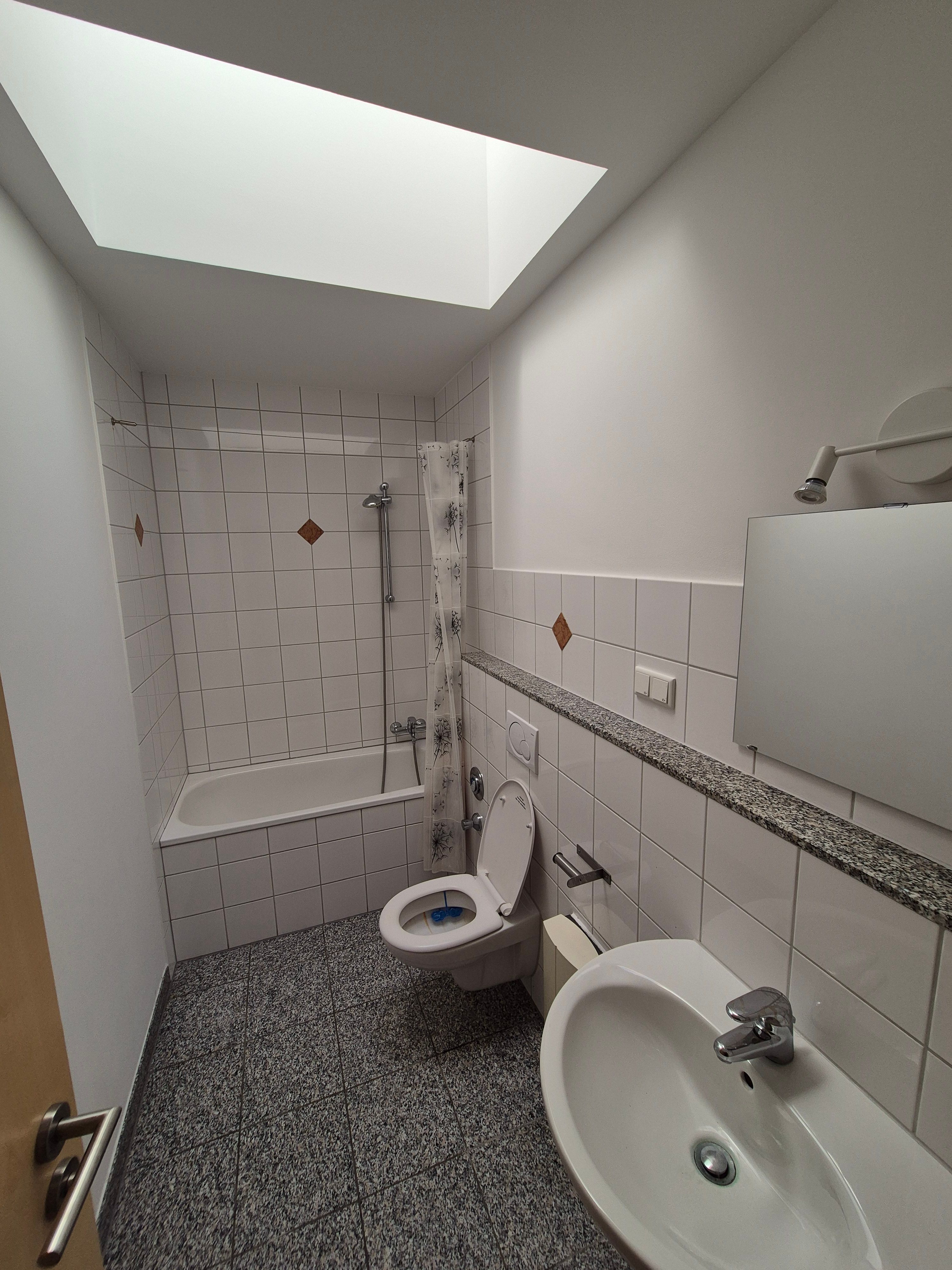                                                              2 Zimmer Wohnung in Frankfurt am Main                                                       in Zeilsheim (Frankfurt am Main)