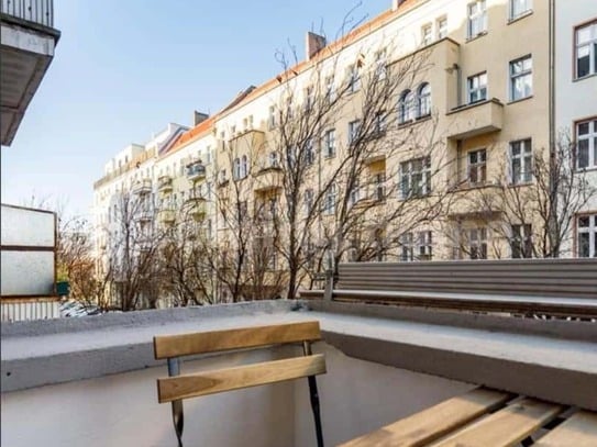 Charming Refurbished 2-Room Apartment with Balcony near Mauerpark, Prenzlauer Berg