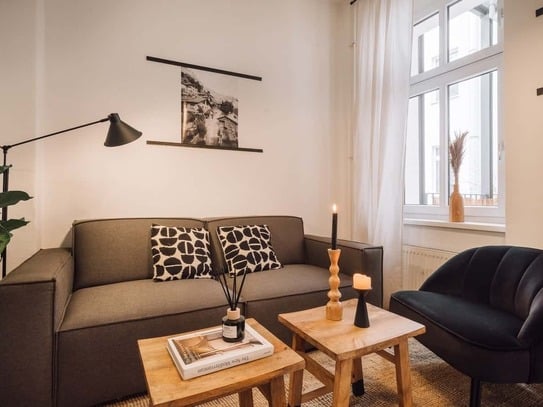 Roncal - 3 bedrooms and balcony in Friedrichshain