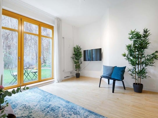 Modern 3-room apartment with beautiful garden