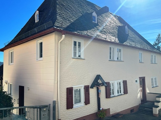 Schmitten-Oberreifenberg - Schmitten-Oberreifenberg: Historisches Wohnhaus in Traumlage