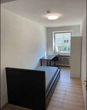 Zimmer Nr. 8 in einer Studenten WG nähe Olympiapark